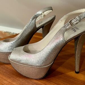 Stuart Weitzman Women’s Silver Glitter Accents Slingback Platform Sandals Size 7